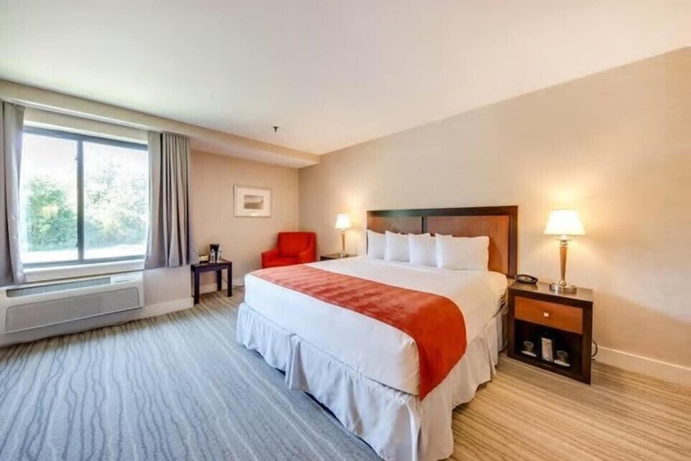 Bedroom 3, Heritage Hotel, Golf & Conference Center, New Haven