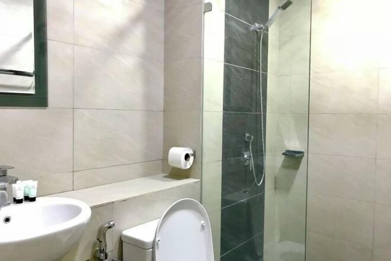 Bathroom 17