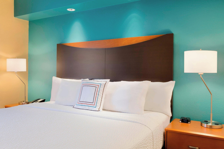 Bedroom 3, Fairfield Inn & Suites Fort Worth University Drive, Fort Worth