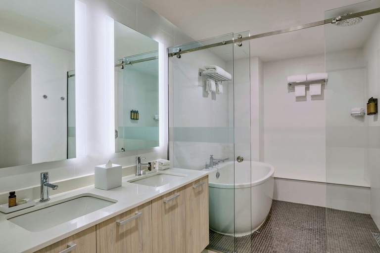 Bathroom 4, Casa Costera, Isla Verde Beach, Apartments by Marriott Bonvoy