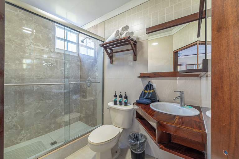 Bathroom 4, Island Magic Beach Resort