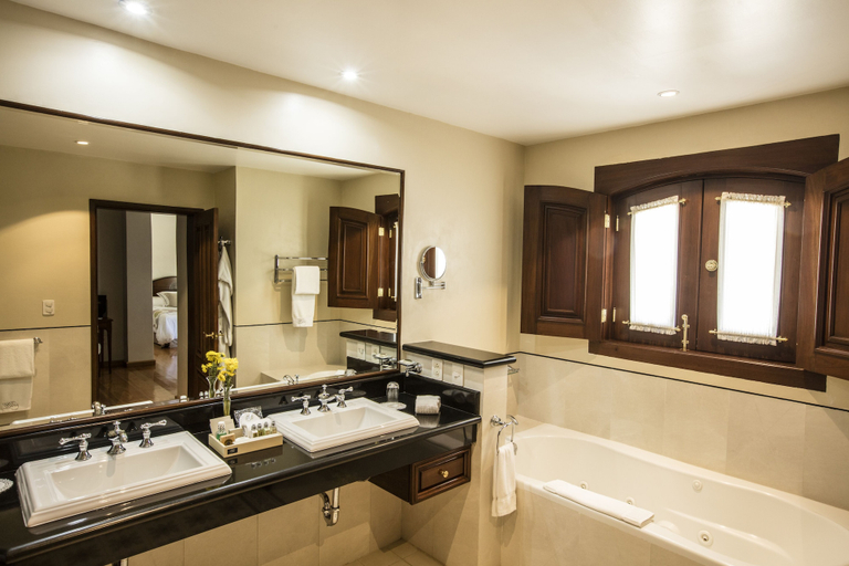Bathroom 5, Villa Maria Cristina, Guanajuato