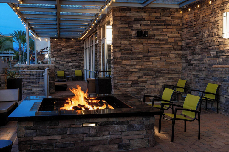 Food & Drinks 4, SpringHill Suites by Marriott Irvine Lake Forest, Orange