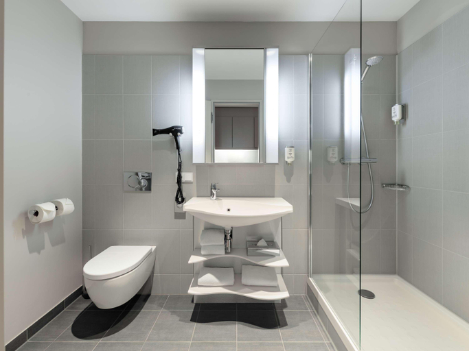 Bathroom 17