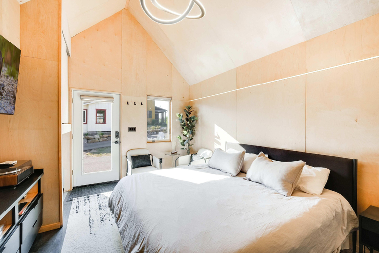 Bedroom 1, Bunkies-old Salt, La Salle