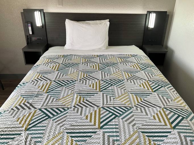 Bedroom 2, Motel 6-Odessa, TX, Ector