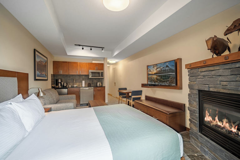 Bedroom 3, Falcon Crest Lodge, Division No. 15