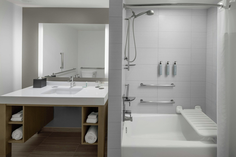 Bathroom 4, Courtyard by Marriott Orlando South/Grande Lakes Area, Orange