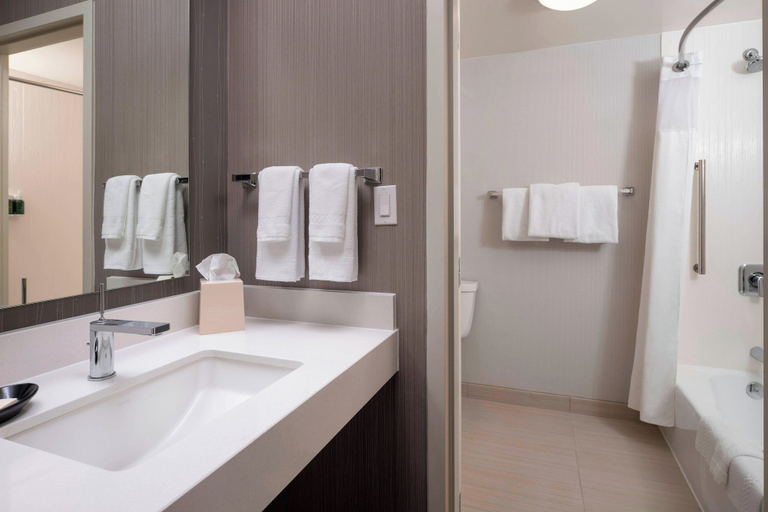 Bathroom 4, Courtyard by Marriott Phoenix Mesa, Maricopa