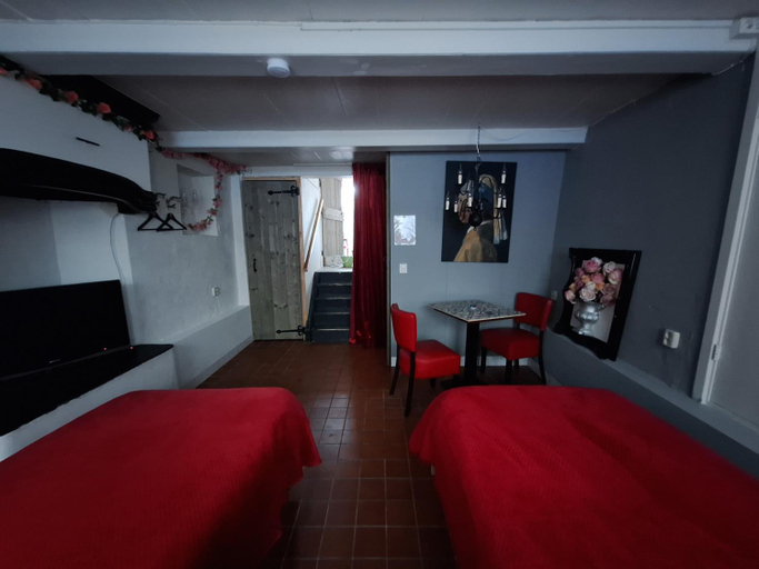 Bedroom 16