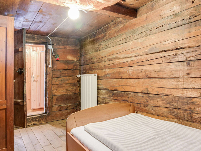 Bedroom 2, Chalet in Matrei near Ski Lift Bus, Lienz