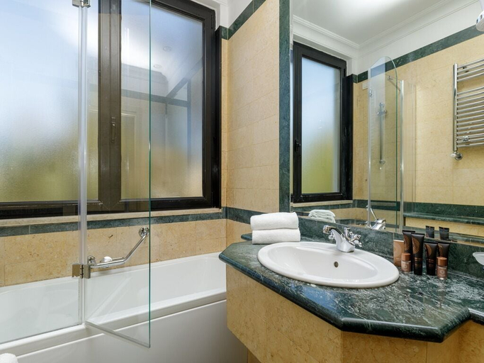 Bathroom 5, Donna Laura Palace by OMNIA hotels, Roma