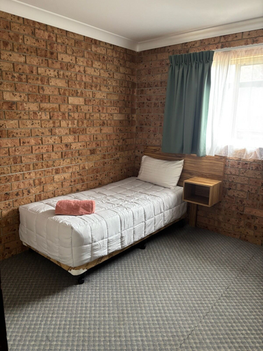 Bedroom 3, ALYN MOTEL, Gunnedah