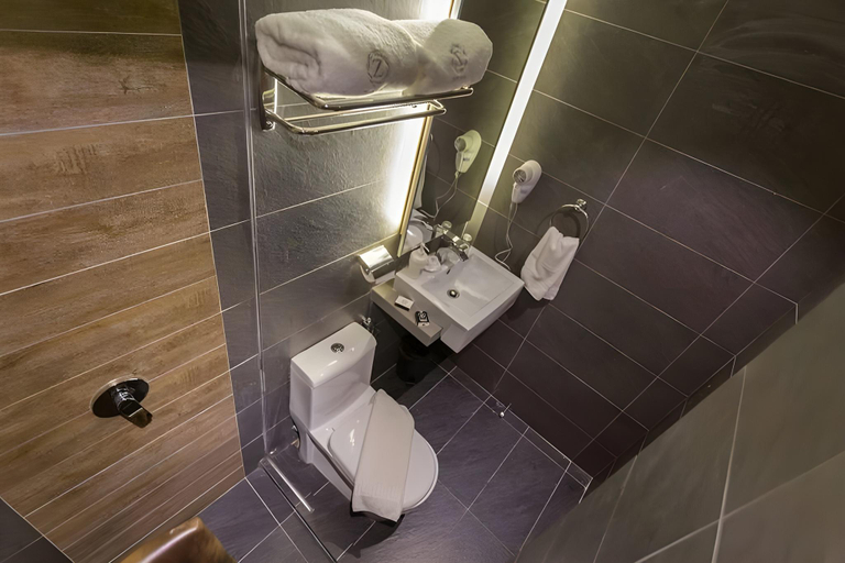 Bathroom 7