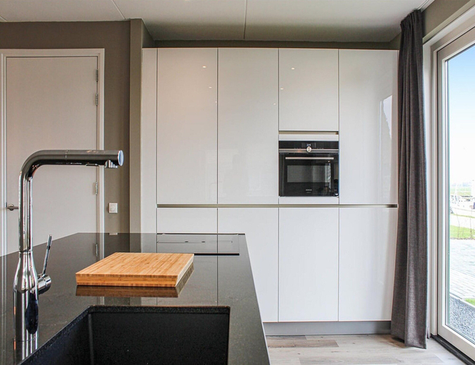 Others 5, Villa with garden, in a holiday park, Skarsterlân