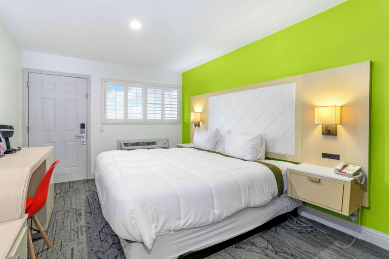 Bedroom 3, Signature Inn Berkeley, Alameda