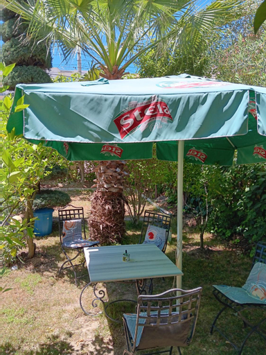 Food & Drinks 4, A-Vila, Kavajës