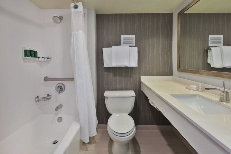 Bathroom 4, Courtyard by Marriott Secaucus Meadowlands, Secaucus
