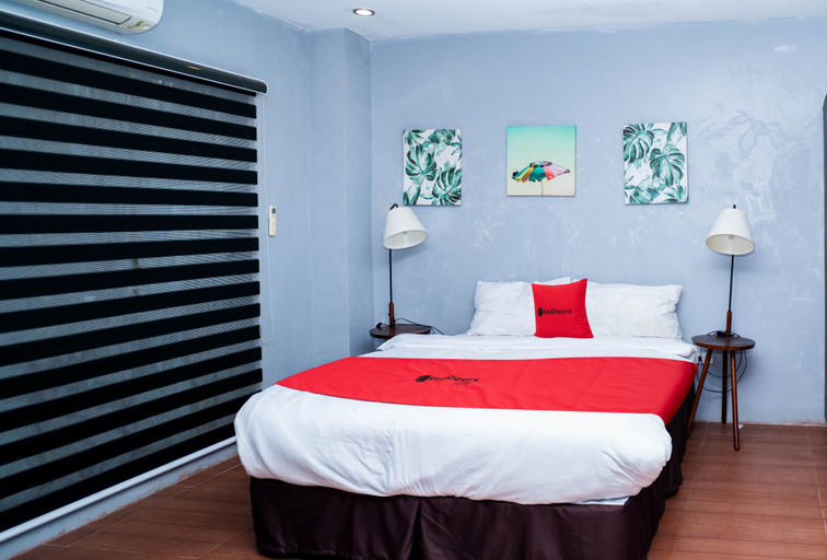 Bedroom 3, RedDoorz @ Kopinos Tourist Inn Hotel, Del Carmen