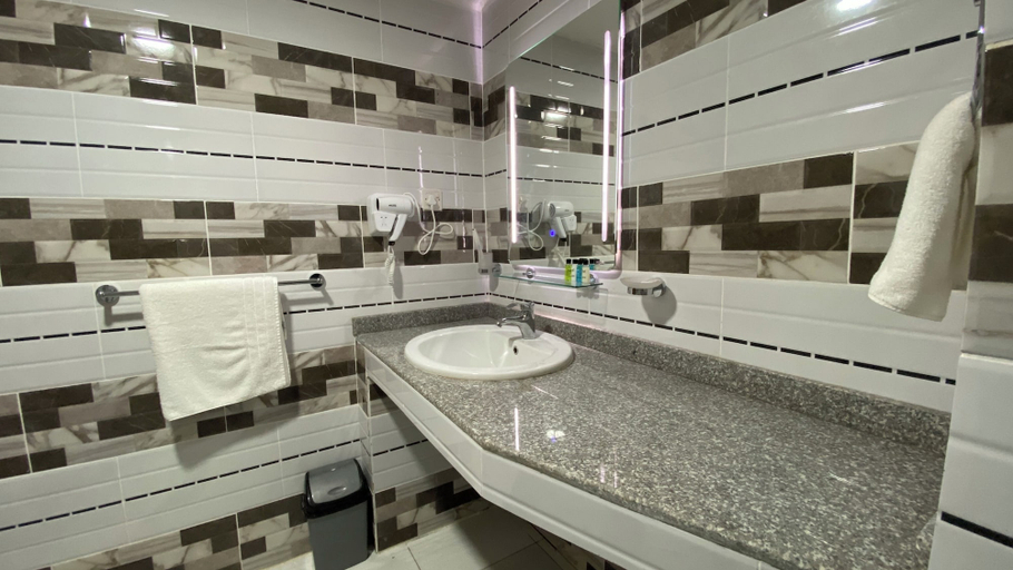 Bathroom, LIA Hotel, Port Loko