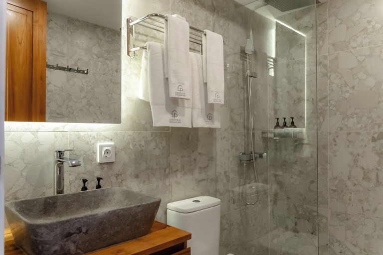 Bathroom 9