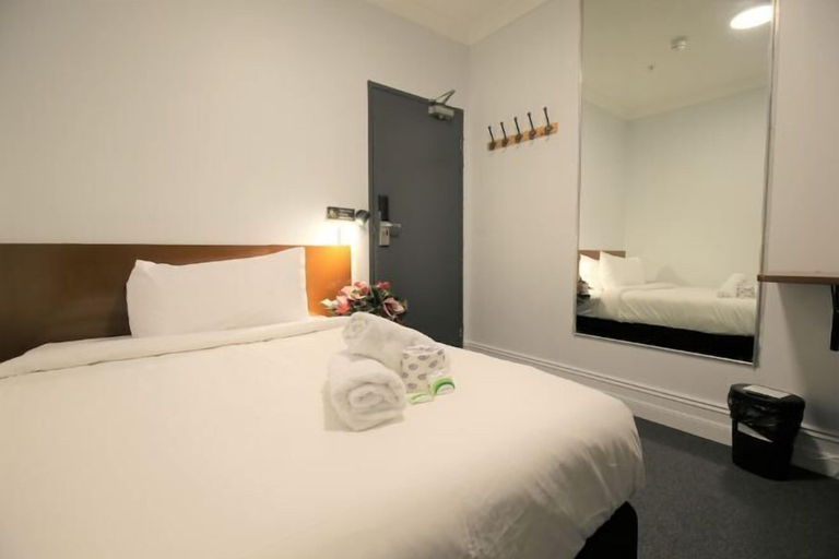 Bedroom 27