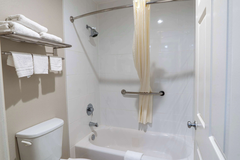 Bathroom 4, Best Western Paradise Inn, Nueces