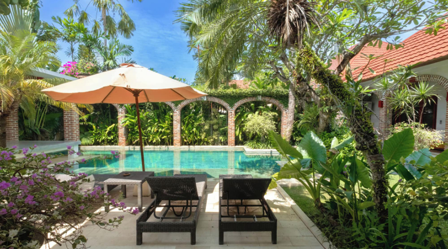 Swimming Pool 27