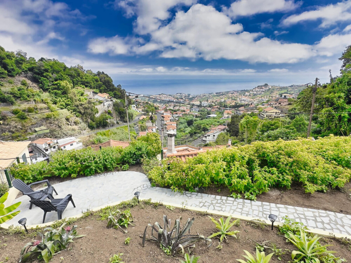 Property grounds, Quinta Martin Modern Retreat, Funchal