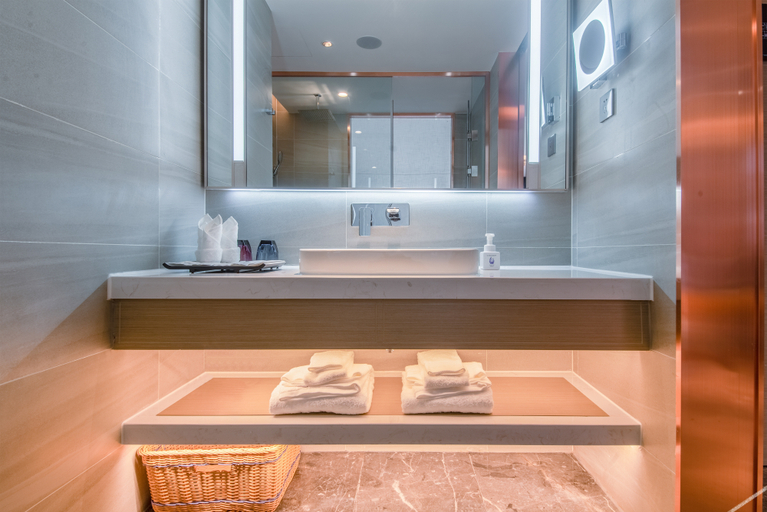 Bathroom 3, Lavande Hotel Kunming West Mountain Wanda Plaza, Kunming