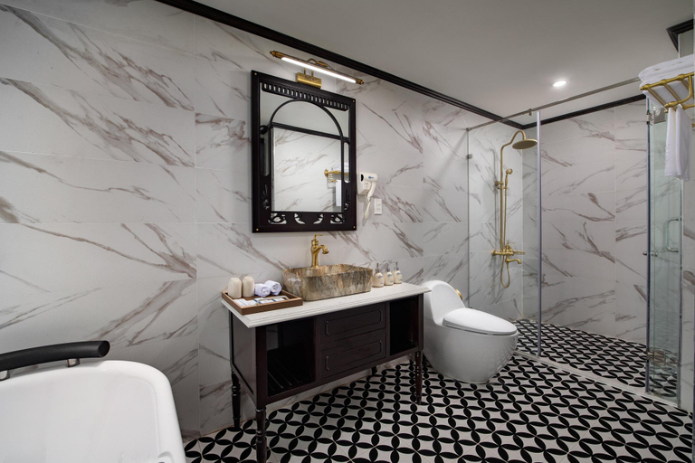 Bathroom 3, Aspira Cruise, Hạ Long