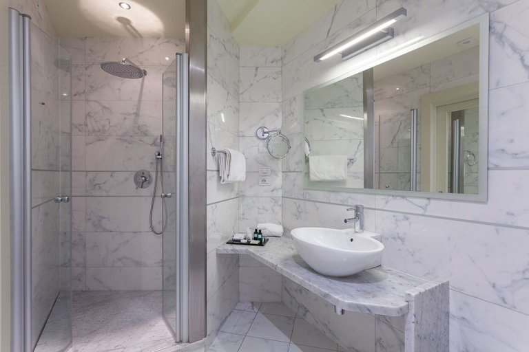 Bathroom 5, Hotel Kristal Palace - Tonelli Hotels - Adult Friendly, Trento