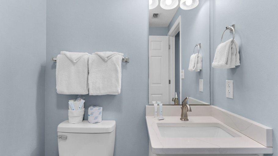 Bathroom 4, Majestic Beach Towers, Bay