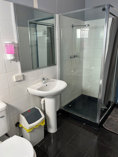 Bathroom 5, The Shiralee - Hostel, Perth