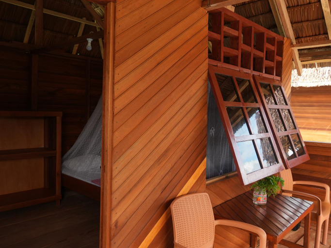 Others 2, GAM BAY bungalow's, Raja Ampat