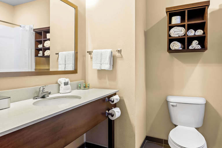 Bathroom 12