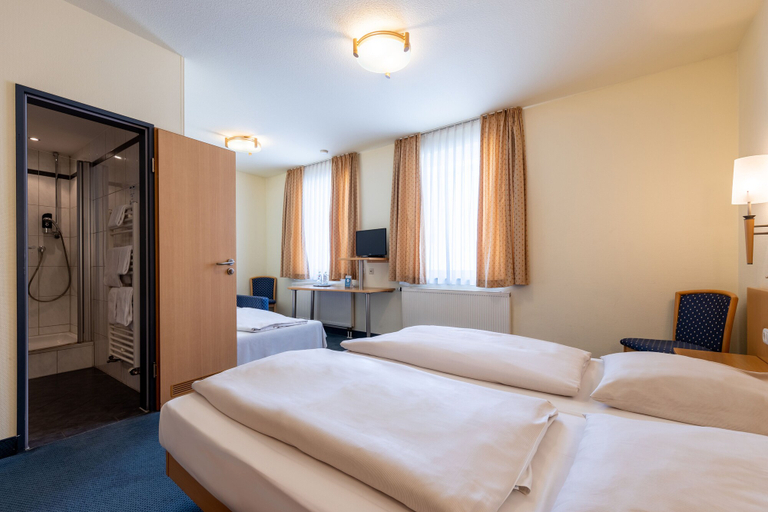 Bedroom 2, Trip Inn Hotel Conti, Köln