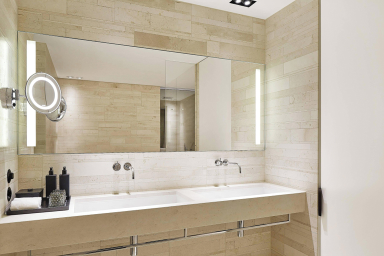 Bathroom 5, Roomers Baden-Baden, Autograph Collection, Baden-Baden