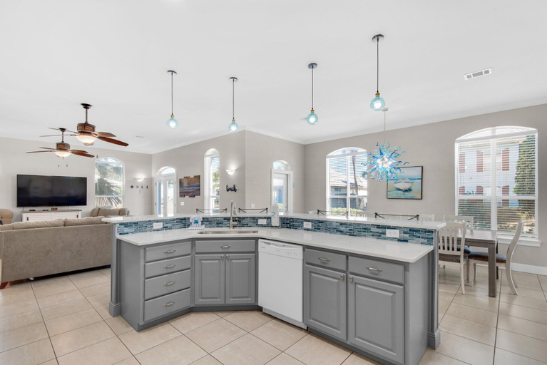 Others 4, Miramar Magic, Walton