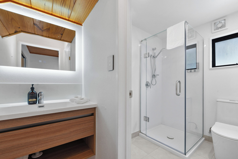 Bathroom 3, Wylie Court, Rotorua