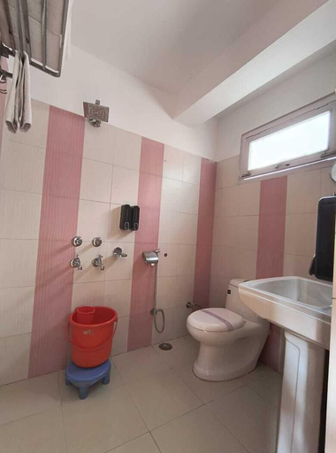 Bathroom 3, Hotel Purnima River View, Kullu