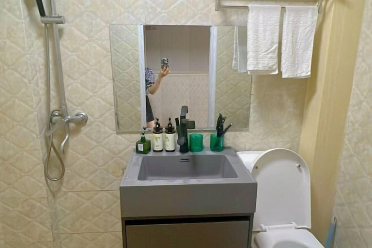 Bathroom 3, Shepandaoyuwangshangwubinguan, Taizhou