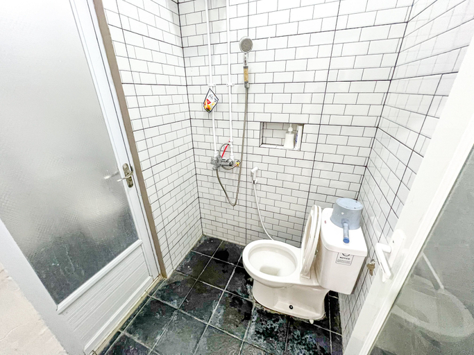 Bathroom 5, Griya Lojajar Homestay Jogja, Sleman