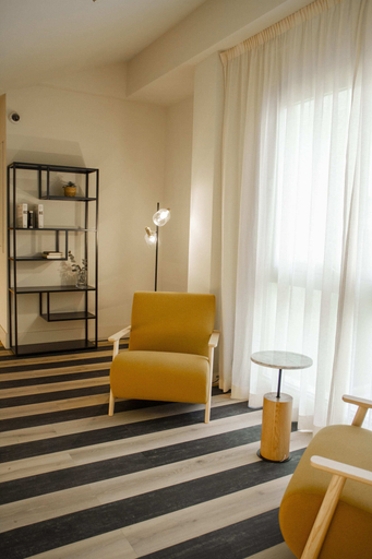 Others 4, room Select Bilbao, Vizcaya