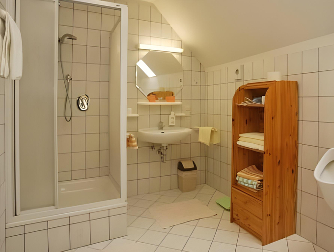 Bathroom 9