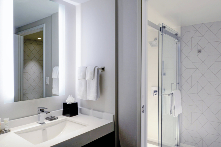 Bathroom 4, Long Beach Marriott, Los Angeles