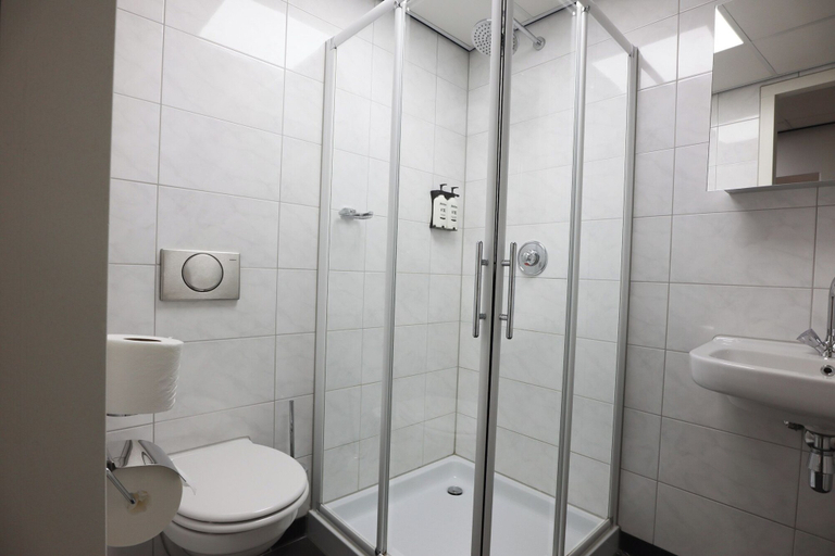 Bathroom 3, Rooms25, Amsterdam