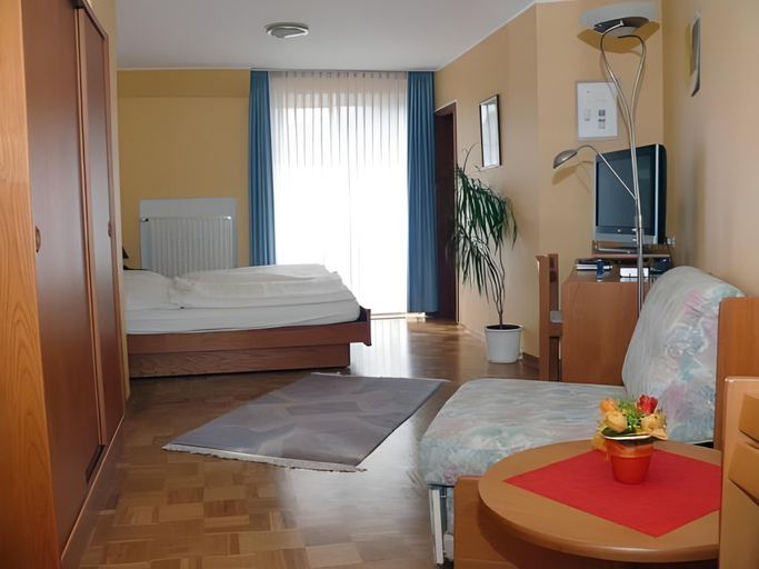 Bedroom 10