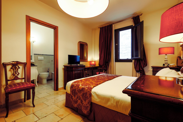 Bedroom 2, Hotel Vico Regio, Lecce