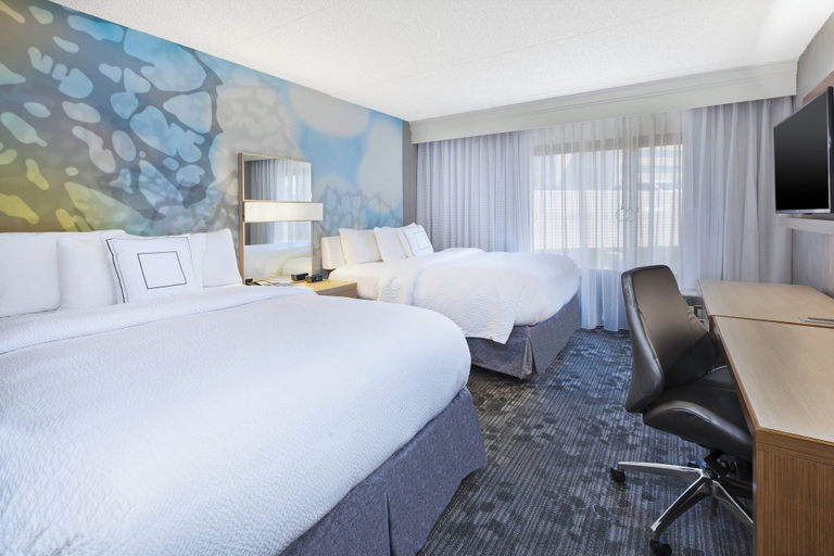 Bedroom 3, Courtyard by Marriott Secaucus Meadowlands, Secaucus